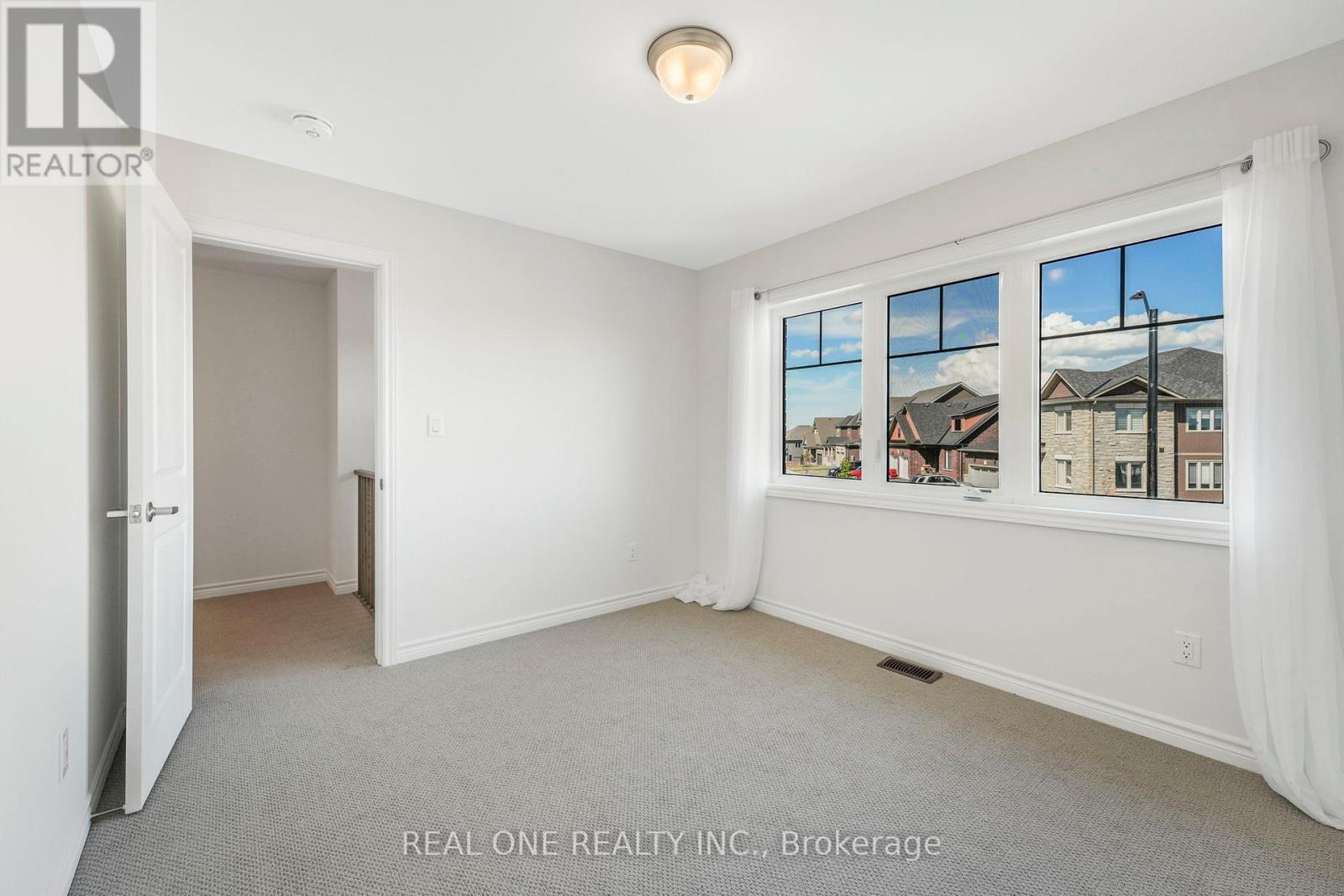 18 Oriole Crescent, Port Colborne, ON - Indoor Photo Showing Other Room