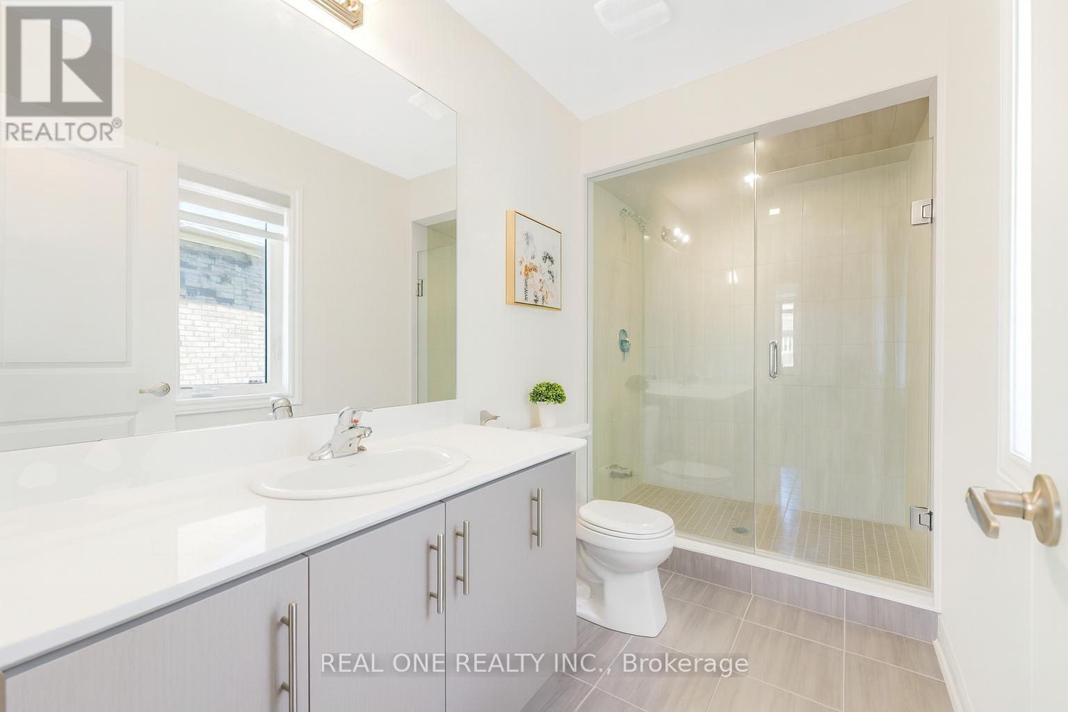 18 Oriole Crescent, Port Colborne, ON - Indoor Photo Showing Bathroom