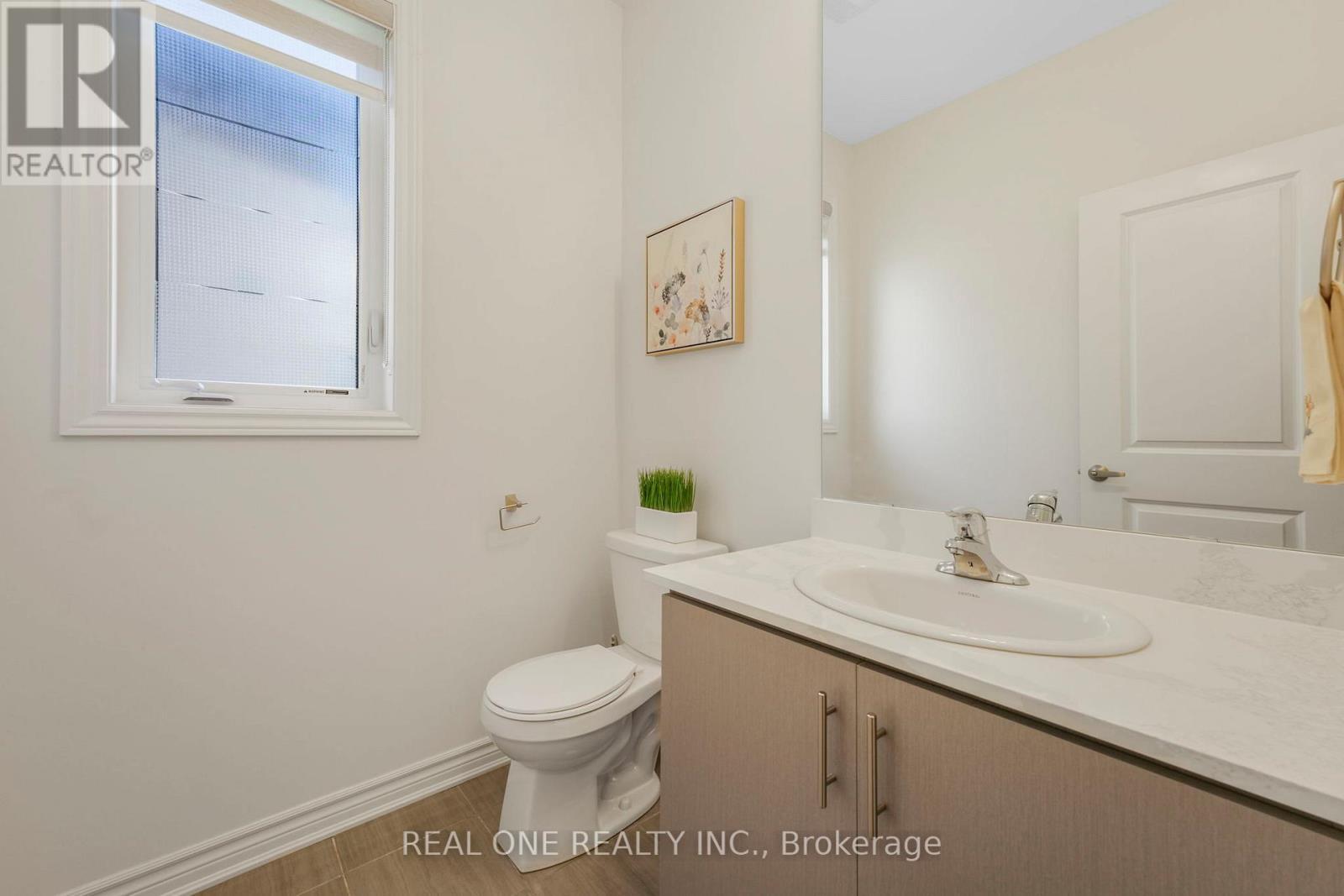 18 Oriole Crescent, Port Colborne, ON - Indoor Photo Showing Bathroom