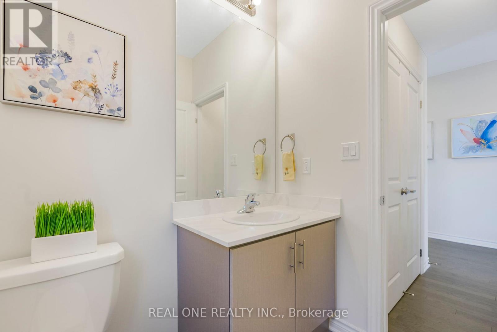 18 Oriole Crescent, Port Colborne, ON - Indoor Photo Showing Bathroom
