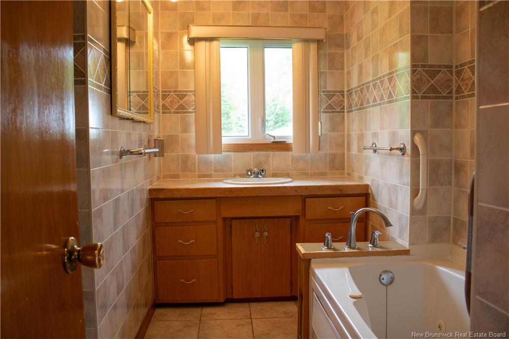 13573 105 Rte, Tilley, NB