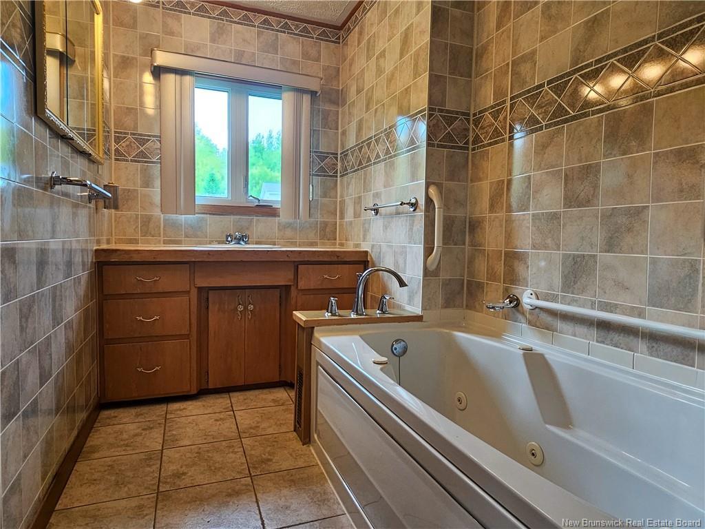 13573 105 Rte, Tilley, NB