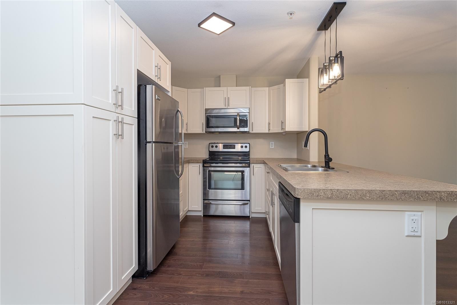 201-4436 Hedgestone Pl, Nanaimo, BC