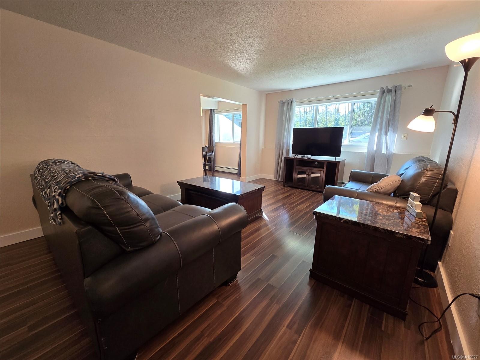 101-7450 Rupert St, Port Hardy, BC - Indoor Photo Showing Living Room