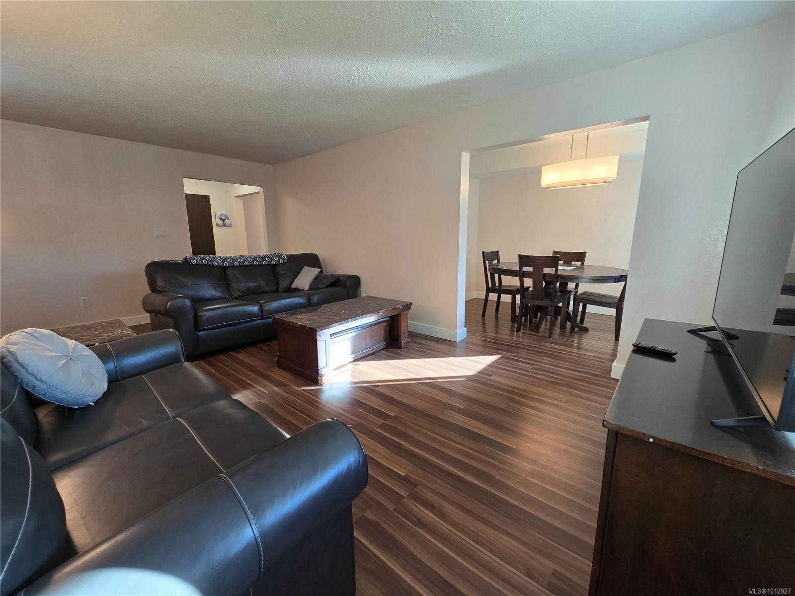101-7450 Rupert St, Port Hardy, BC - Indoor Photo Showing Living Room