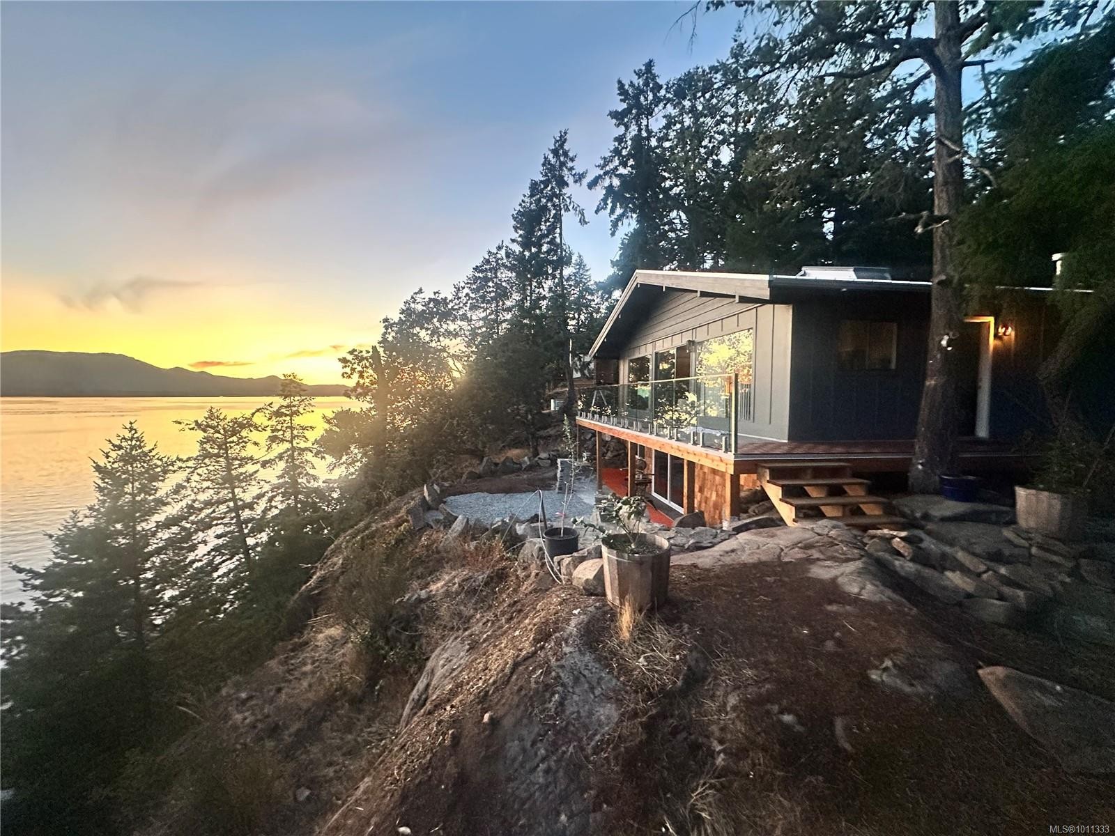 285 Mountain Park Dr, Salt Spring, BC