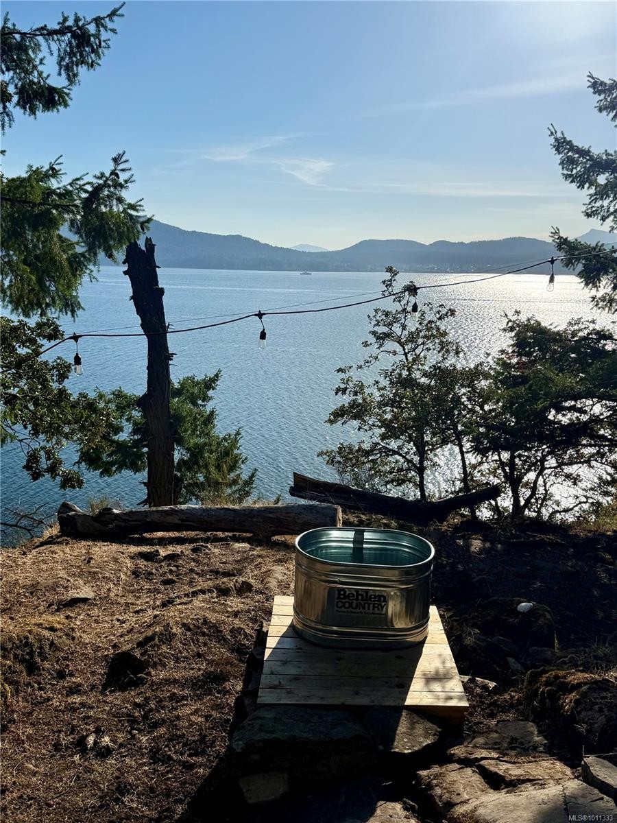 285 Mountain Park Dr, Salt Spring, BC