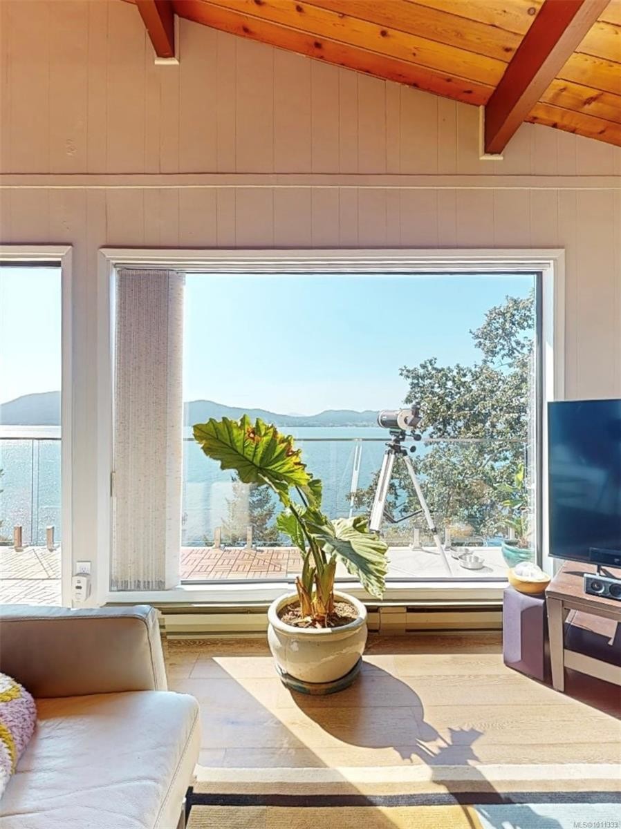 285 Mountain Park Dr, Salt Spring, BC