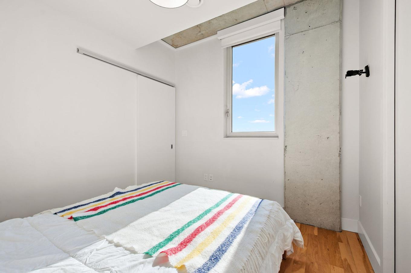 Bedroom - 1201-888 Rue Wellington, Montréal (Ville-Marie), QC - Indoor Photo Showing Bedroom