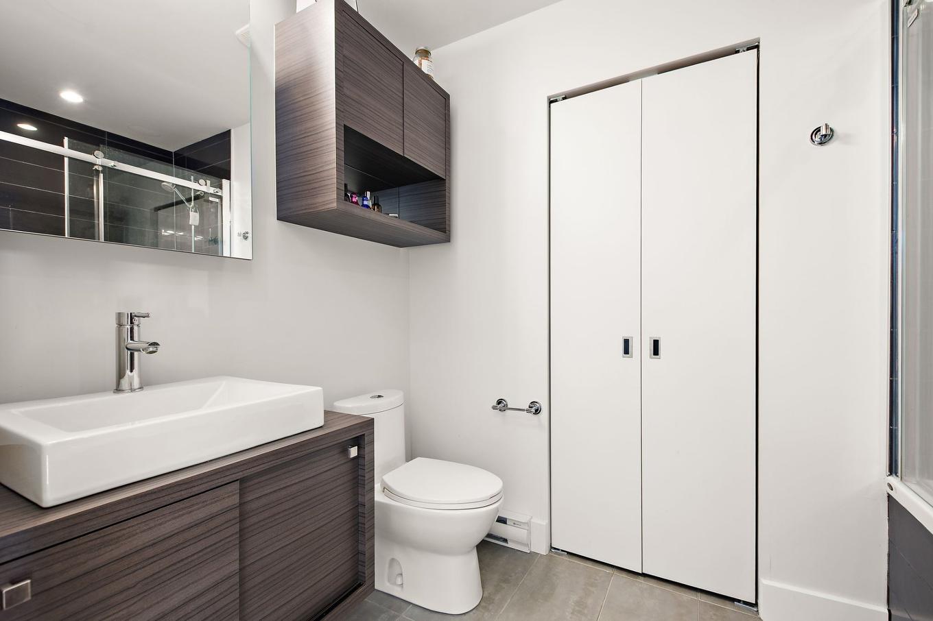 Bathroom - 1201-888 Rue Wellington, Montréal (Ville-Marie), QC - Indoor Photo Showing Bathroom