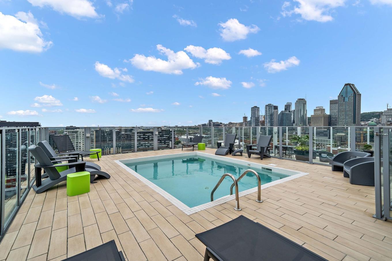 Pool - 1201-888 Rue Wellington, Montréal (Ville-Marie), QC - Outdoor With In Ground Pool