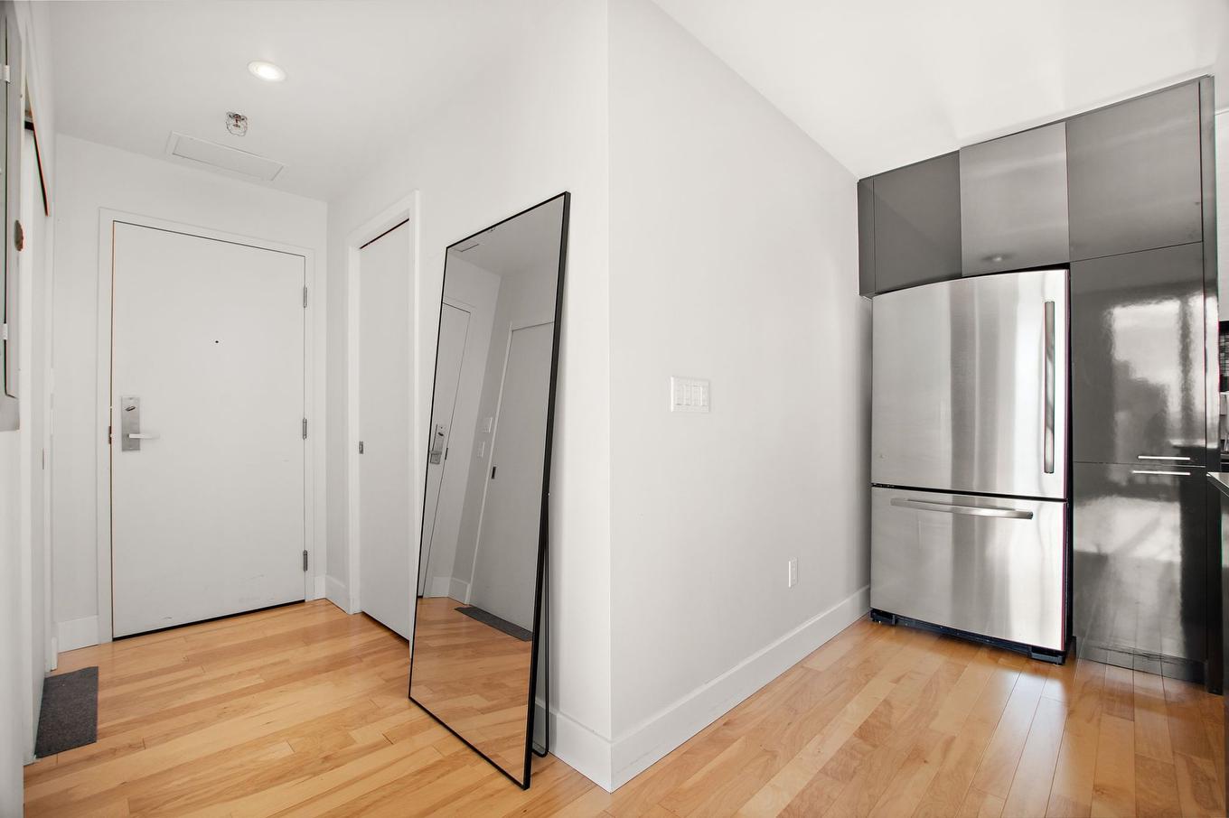 Hall - 1201-888 Rue Wellington, Montréal (Ville-Marie), QC - Indoor Photo Showing Other Room