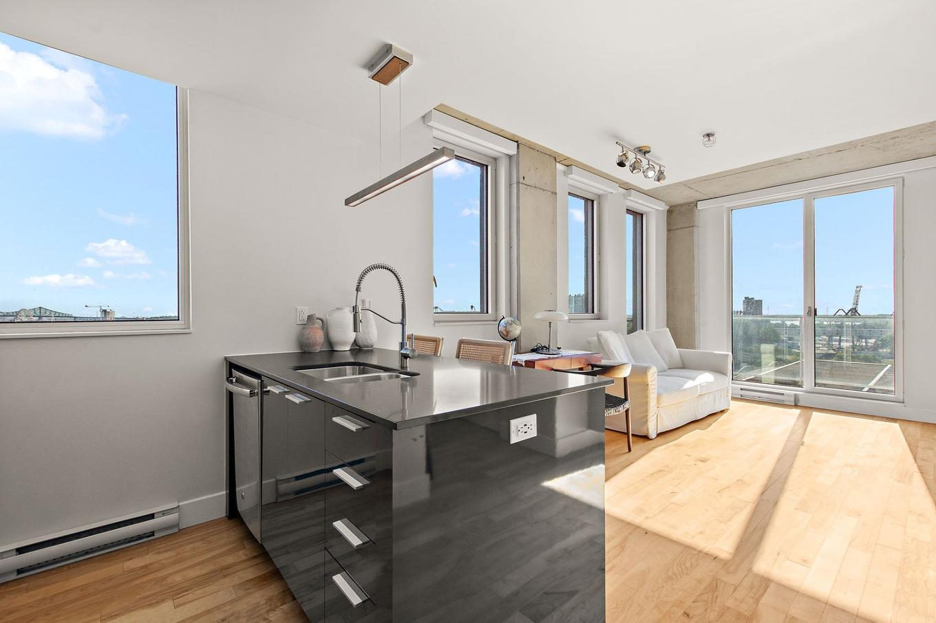 Kitchen - 1201-888 Rue Wellington, Montréal (Ville-Marie), QC - Indoor