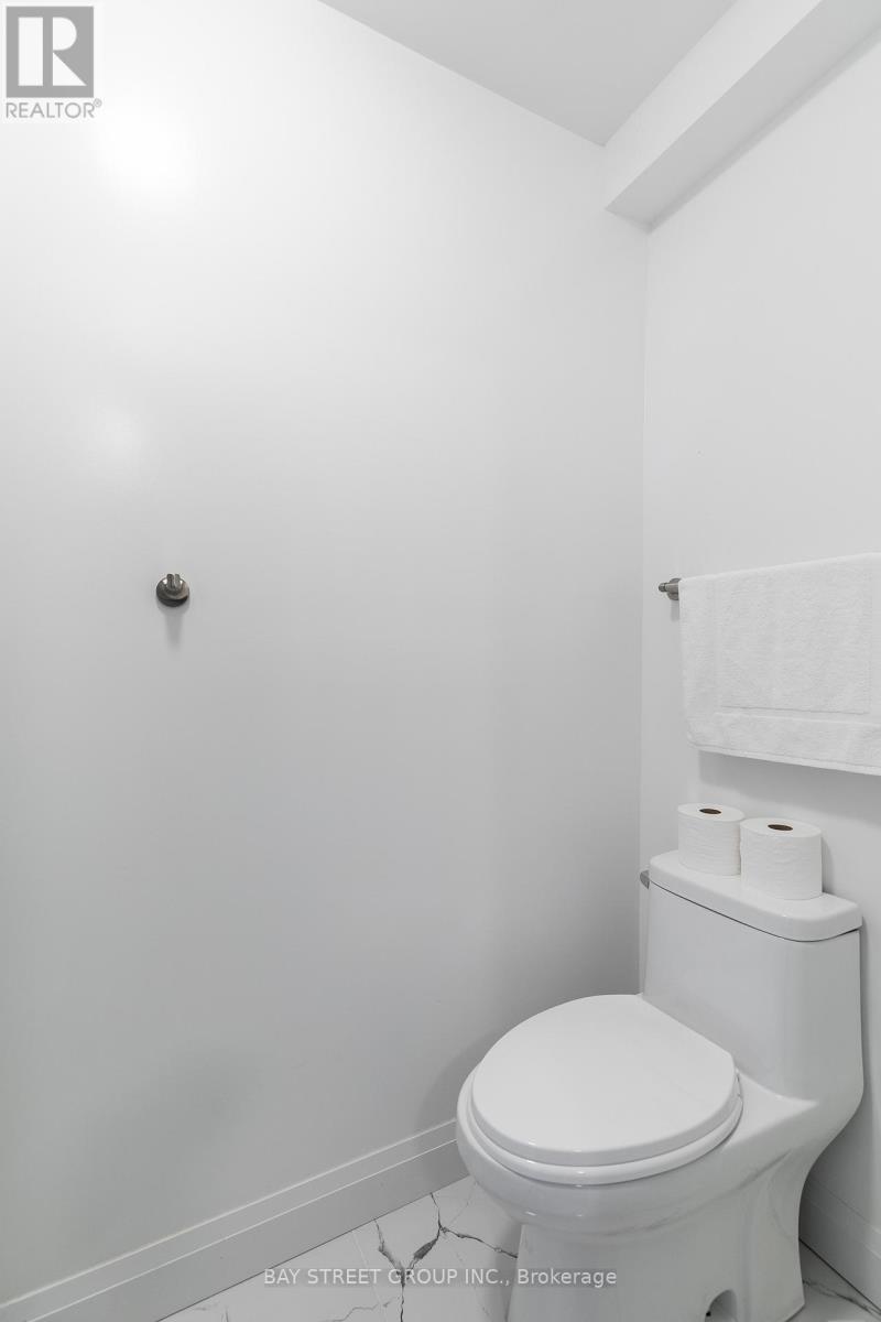 Unit C - 5757 Stanley Avenue, Niagara Falls, ON - Indoor Photo Showing Bathroom