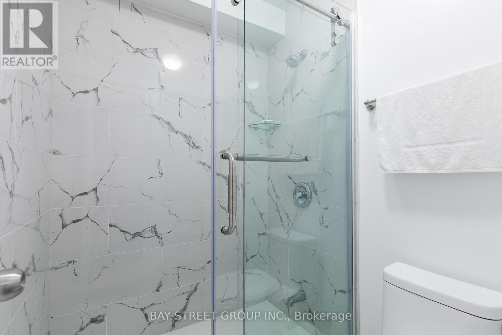 Unit C - 5757 Stanley Avenue, Niagara Falls, ON - Indoor Photo Showing Bathroom