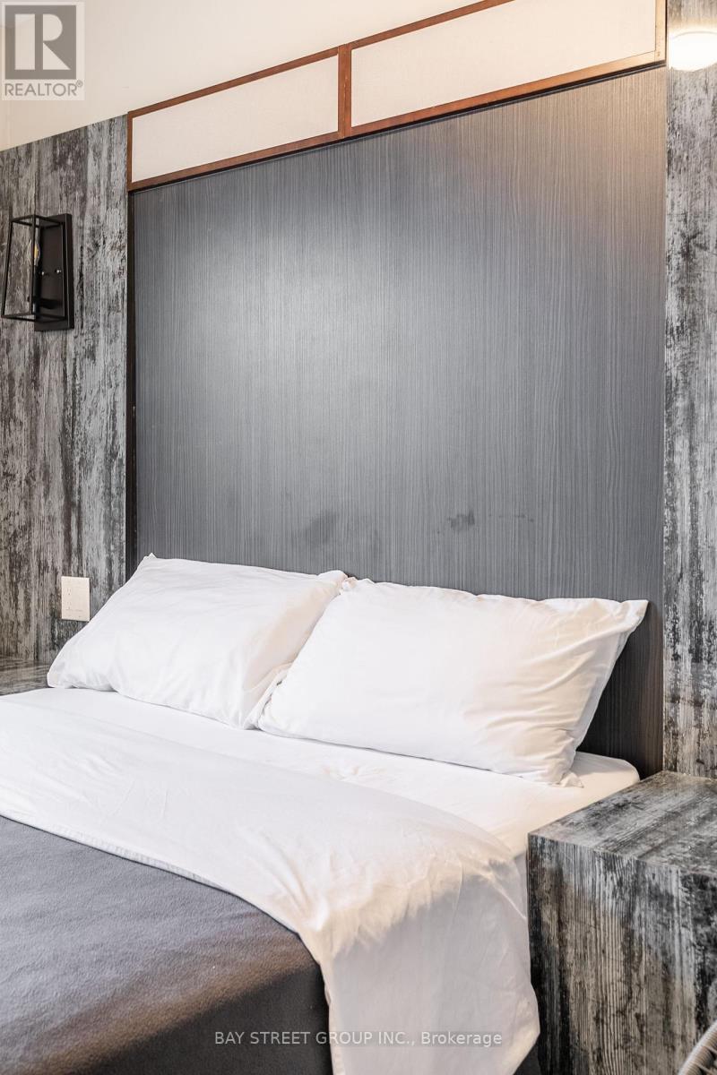 Unit C - 5757 Stanley Avenue, Niagara Falls, ON - Outdoor