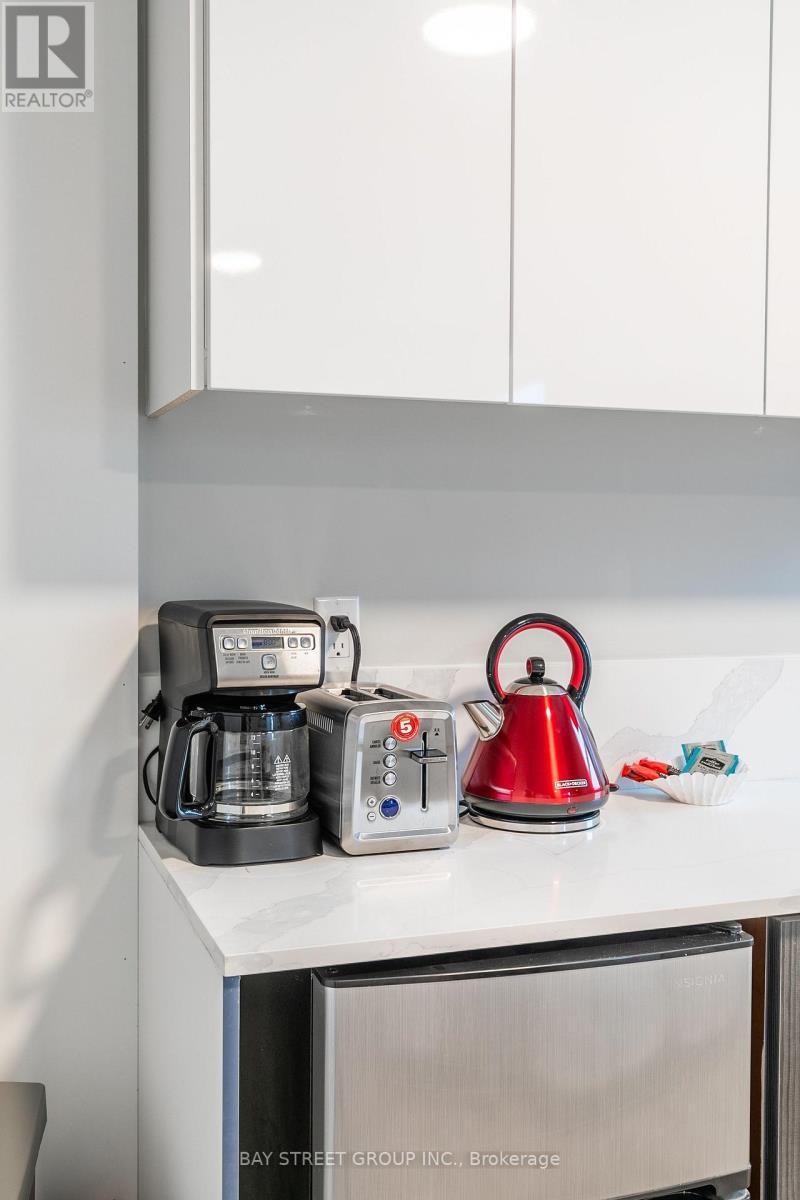 Unit C - 5757 Stanley Avenue, Niagara Falls, ON - Indoor Photo Showing Kitchen