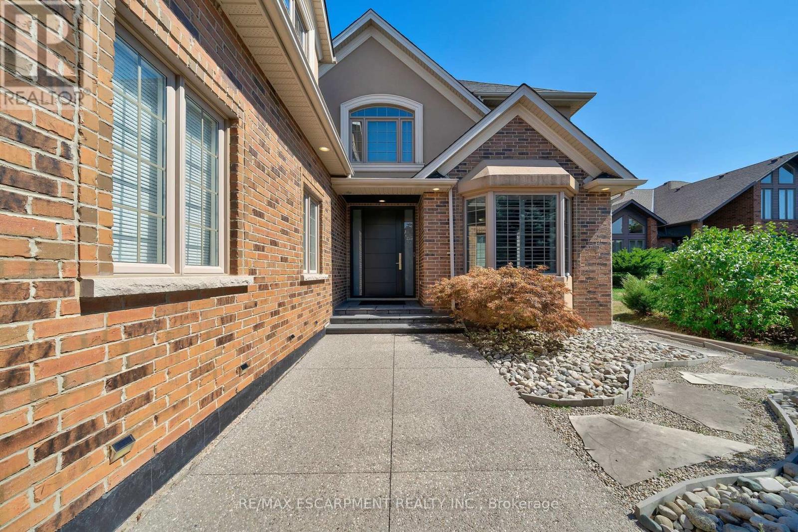 578 Fifty Road, Hamilton, ON - Outdoor With Facade