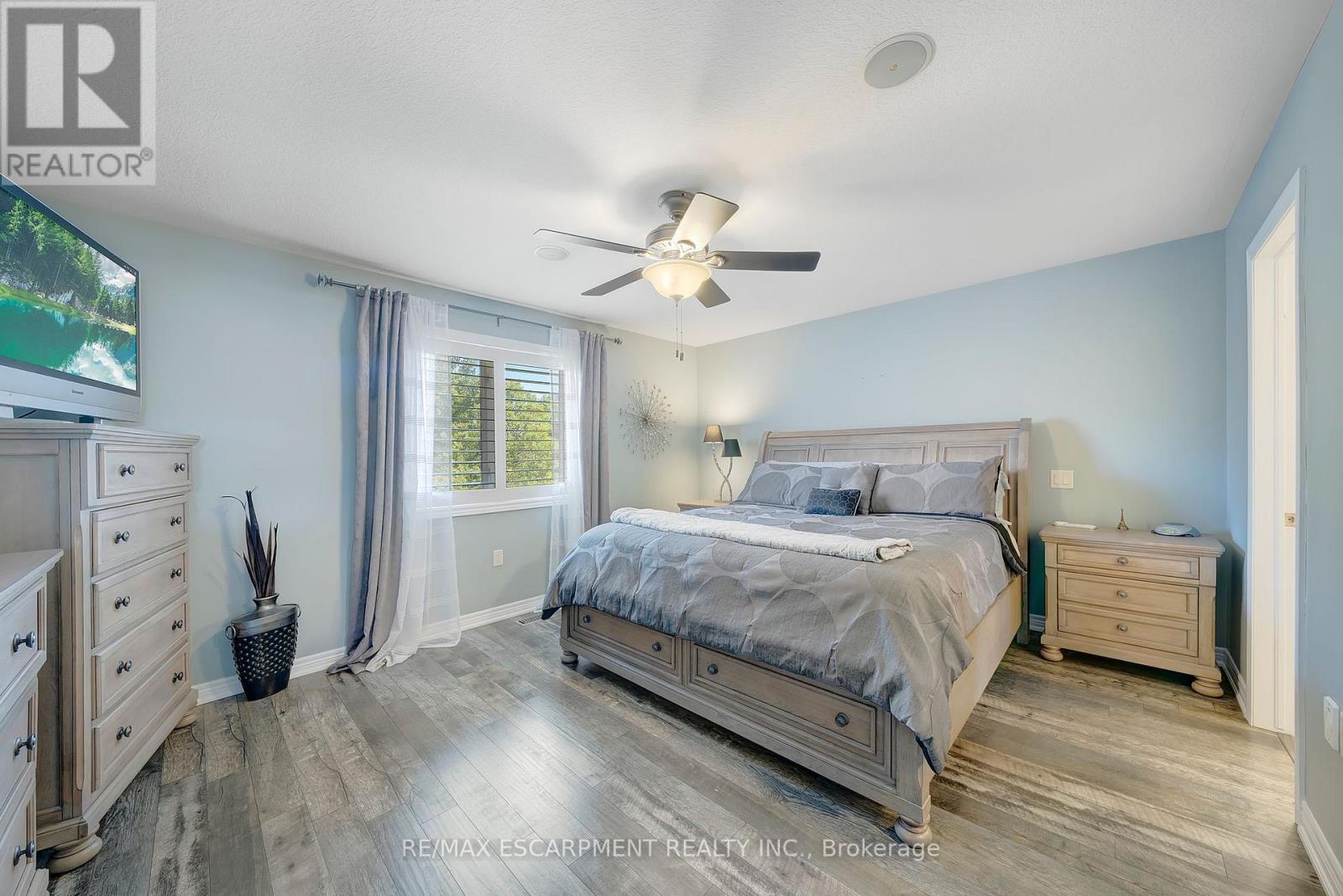 578 Fifty Road, Hamilton, ON - Indoor Photo Showing Bedroom