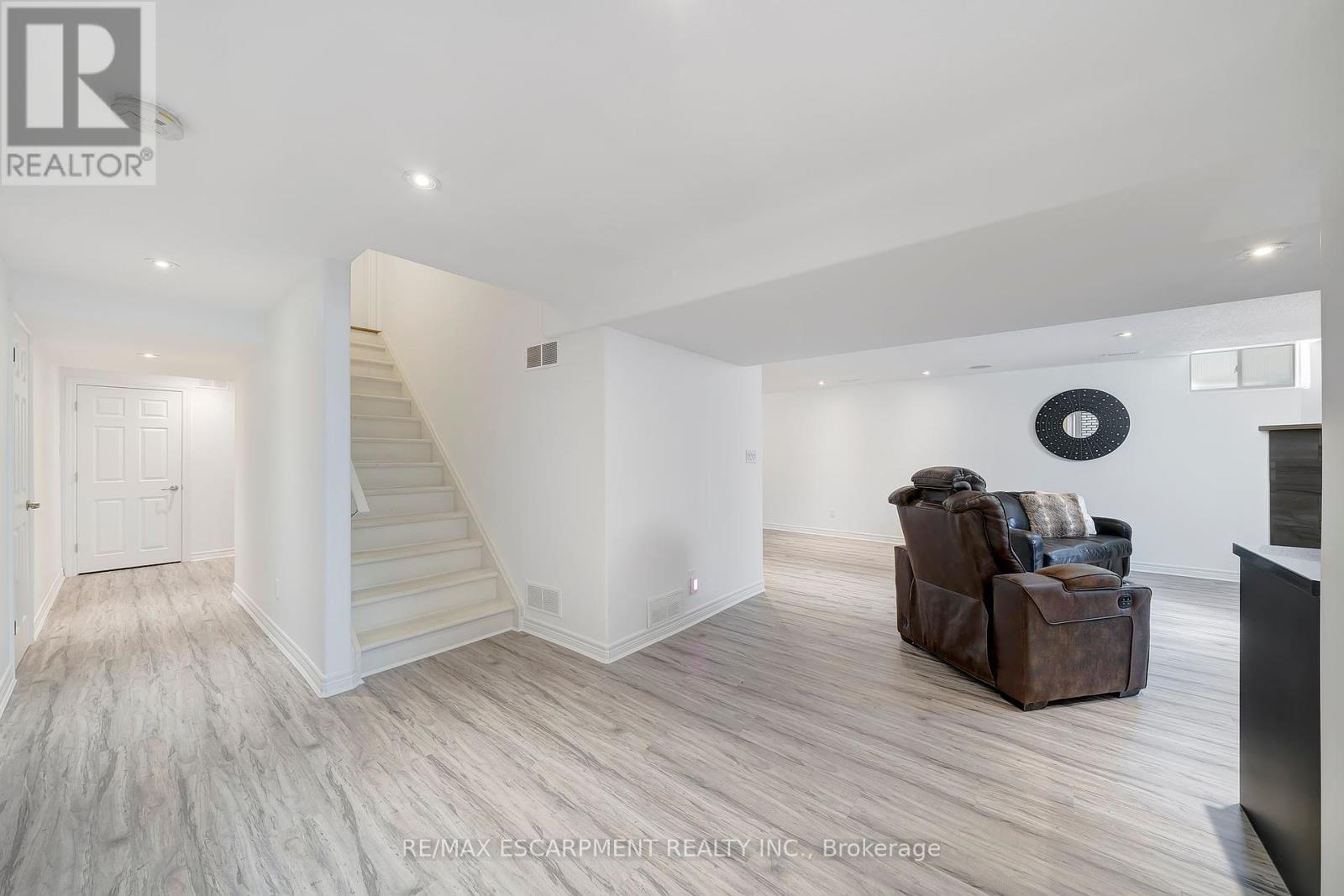 578 Fifty Road, Hamilton, ON - Indoor Photo Showing Other Room