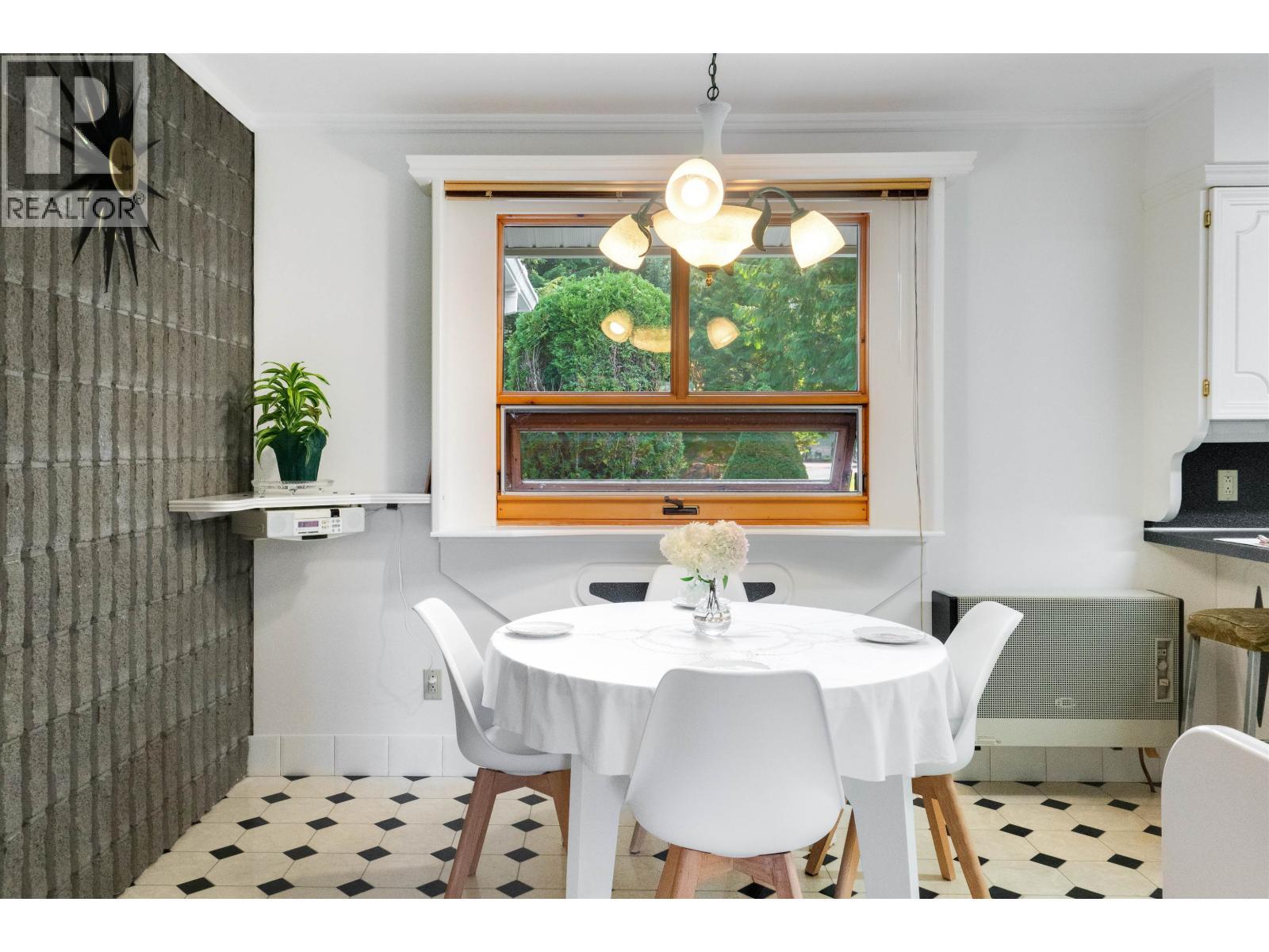 96 Greyling Avenue, Kitimat, BC - Indoor Photo Showing Dining Room