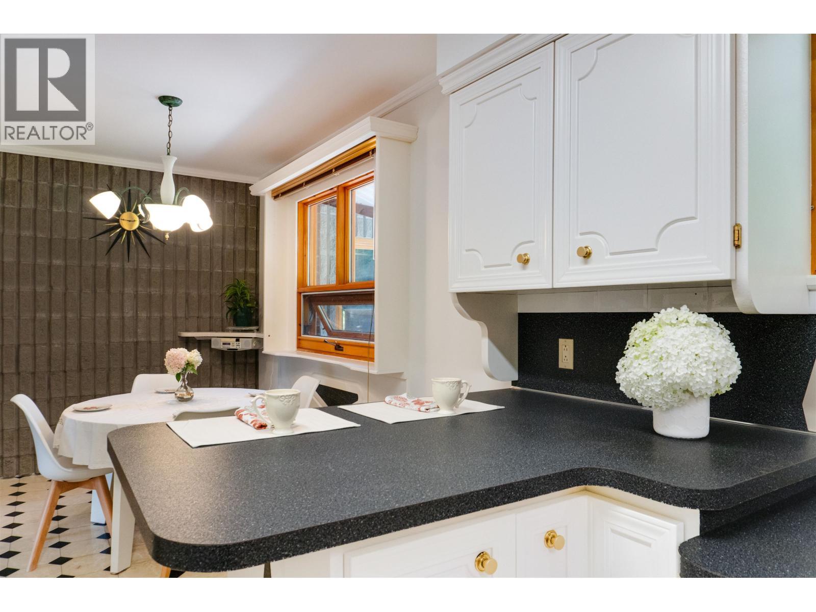 96 Greyling Avenue, Kitimat, BC - Indoor Photo Showing Dining Room