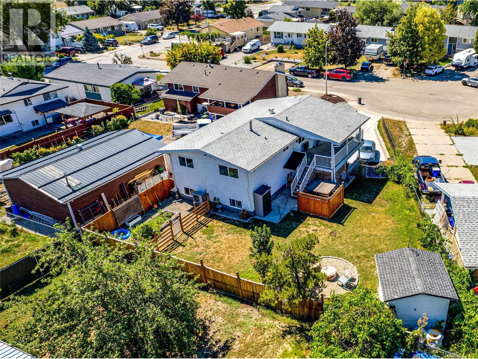 fully fenced yard - 2105 14 Street, Vernon, BC - Outdoor