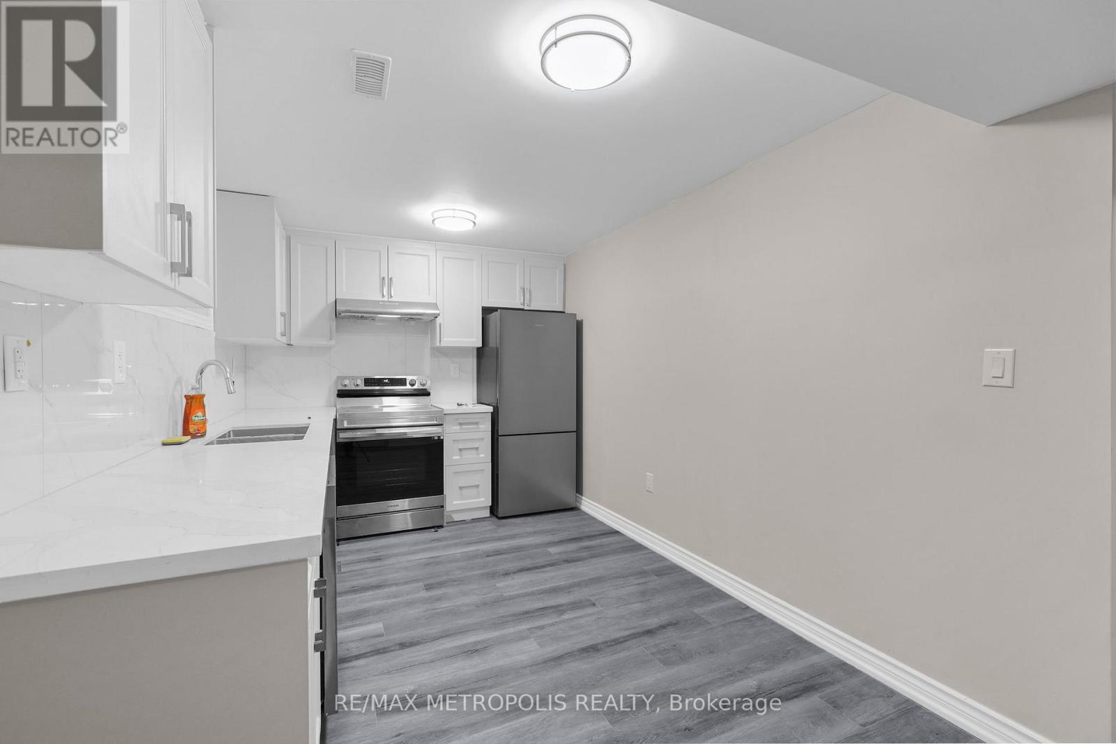 Bsmt - 161 Windfields Farm Drive W, Oshawa, ON - Indoor Photo Showing Kitchen