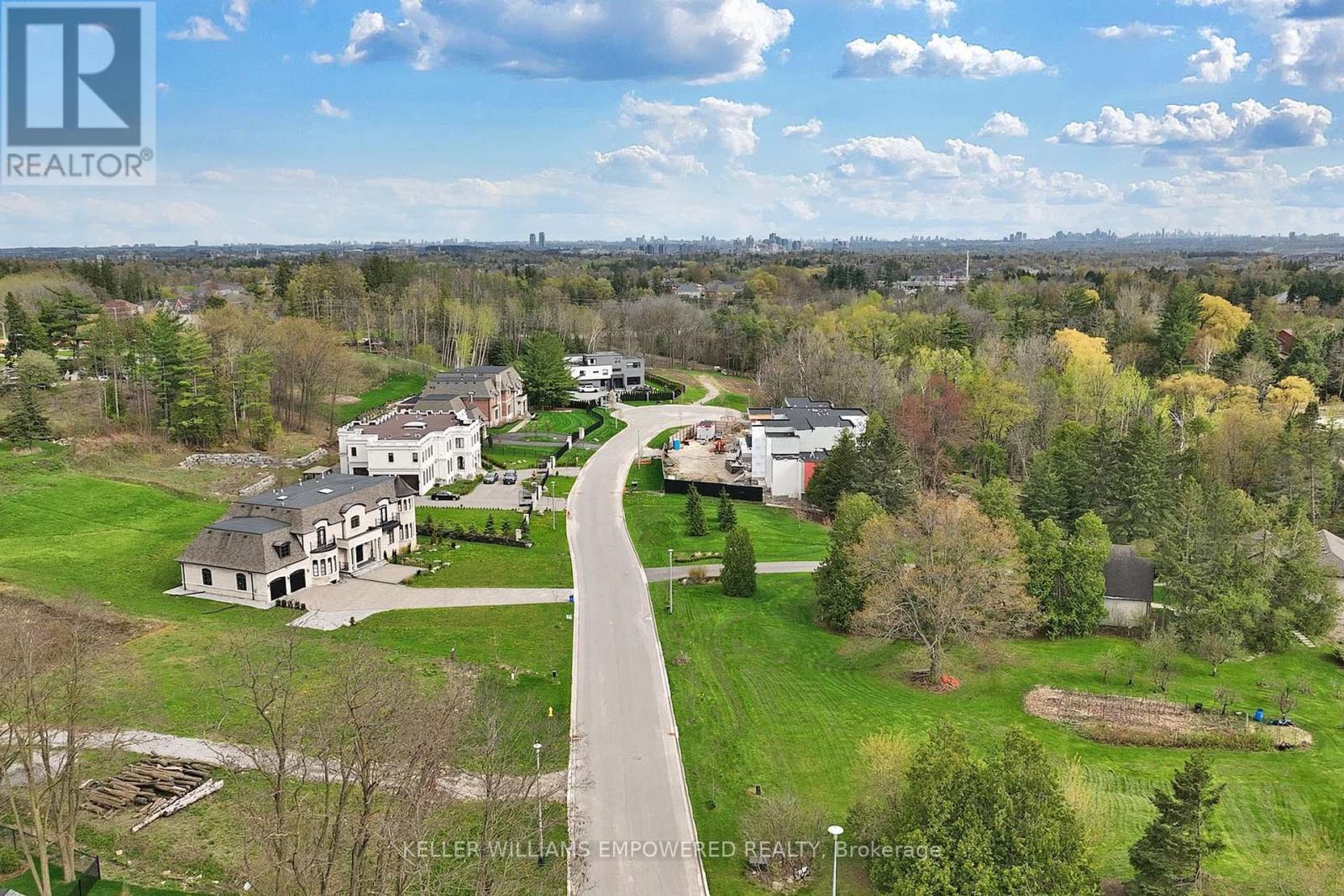 15 Honey Locust Court, Vaughan, ON