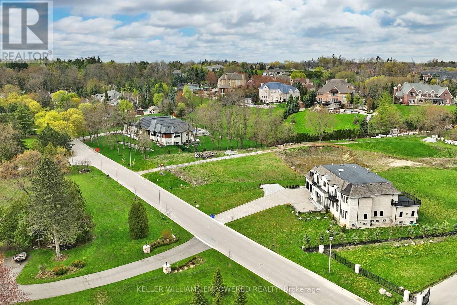 15 Honey Locust Court, Vaughan, ON