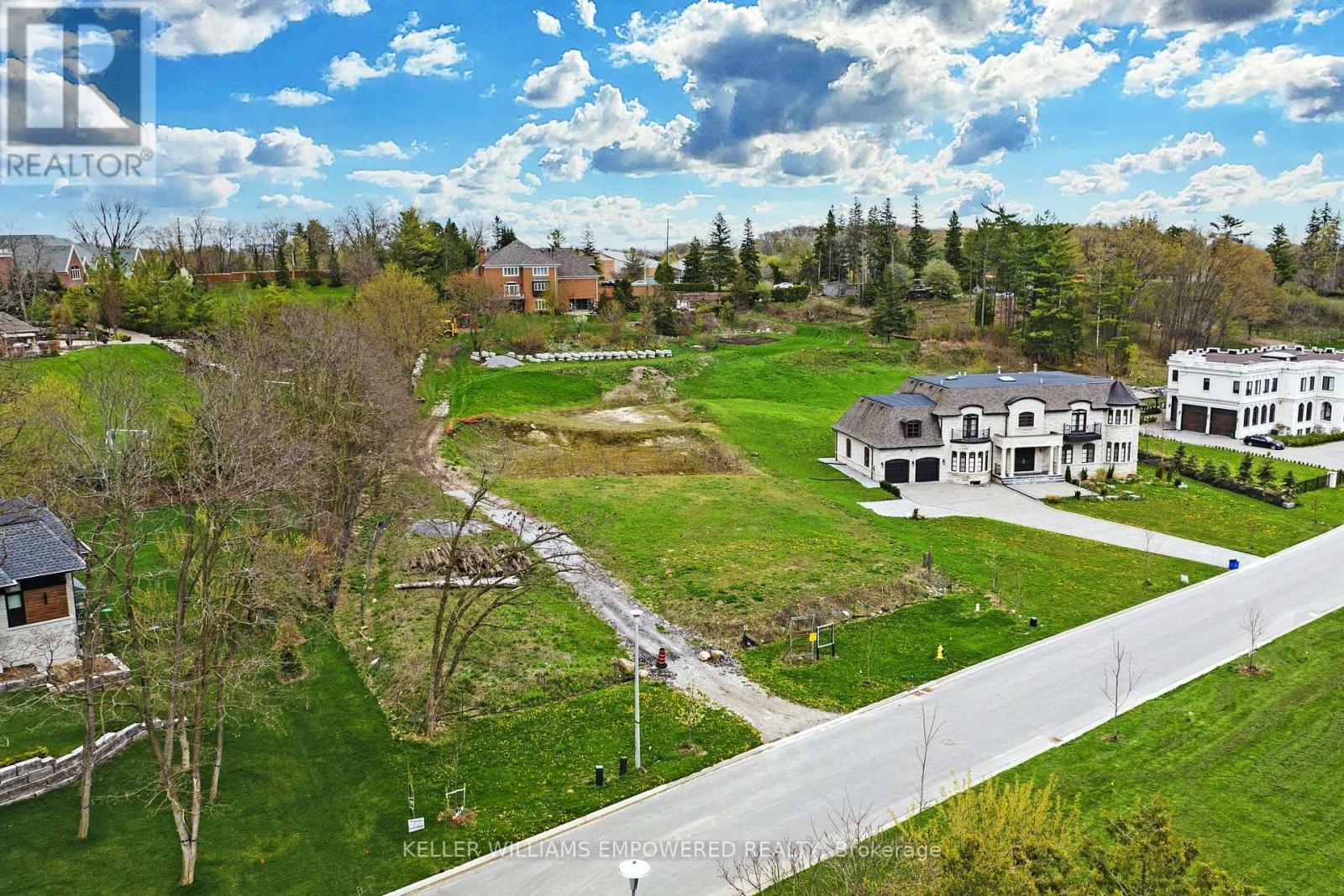 15 Honey Locust Court, Vaughan, ON