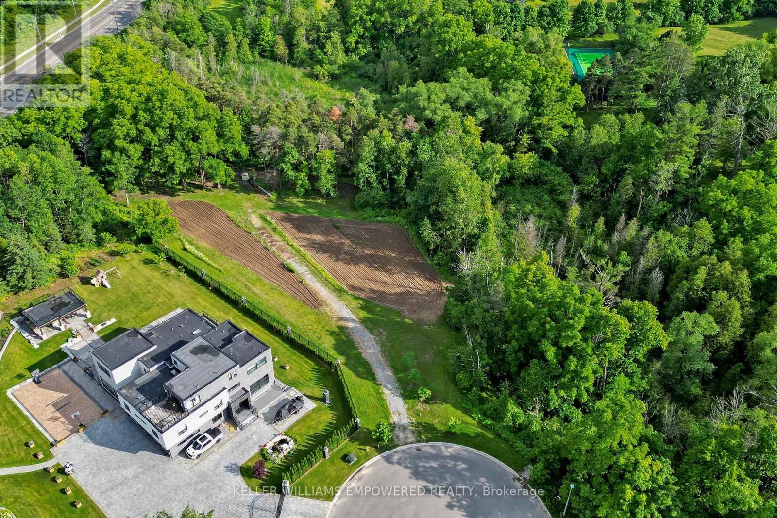 2 Honey Locust Court, Vaughan, ON