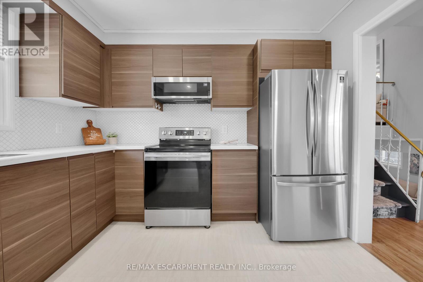 944 & 994 #8 Highway, Hamilton, ON - Indoor Photo Showing Kitchen
