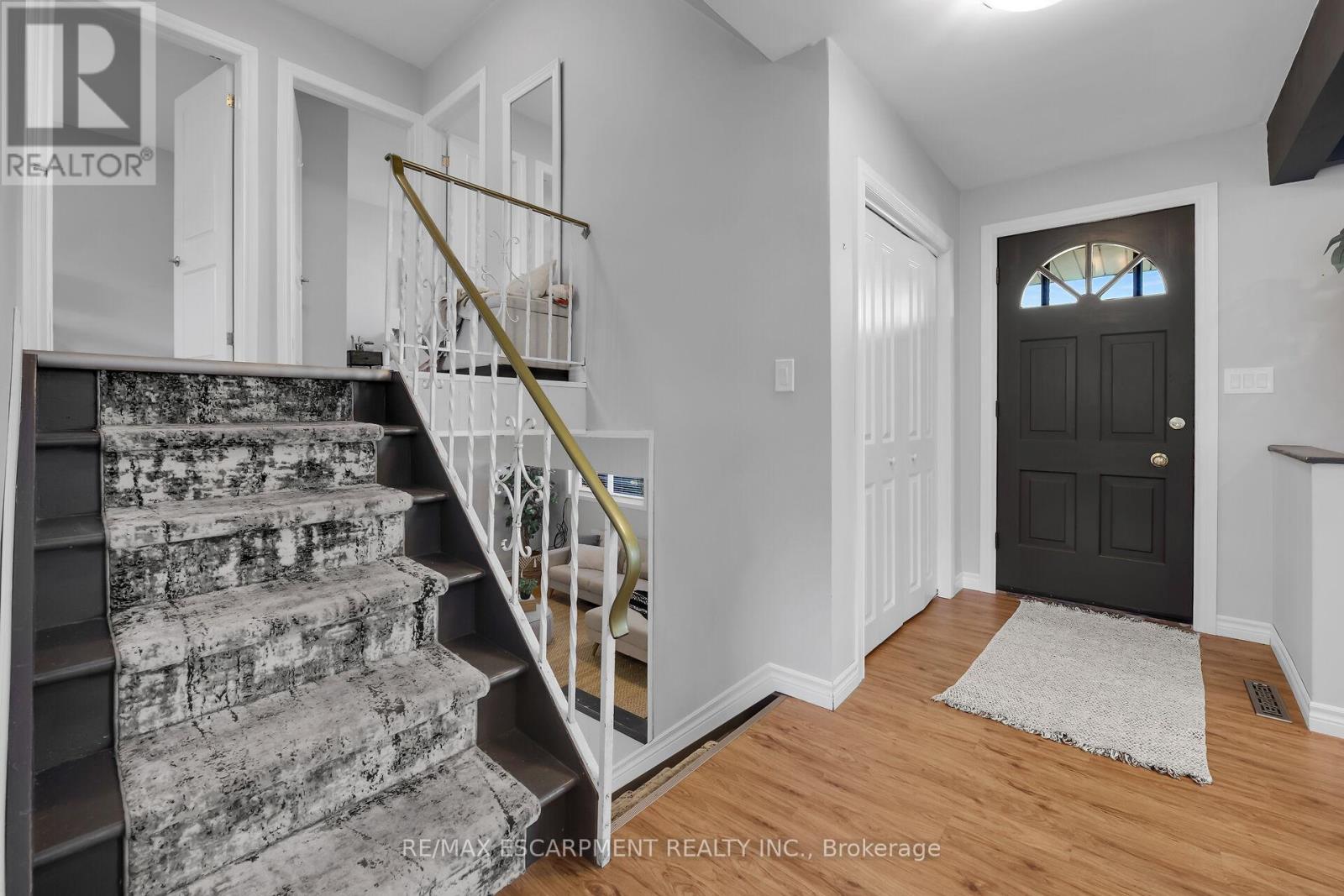 944 & 994 #8 Highway, Hamilton, ON - Indoor Photo Showing Other Room