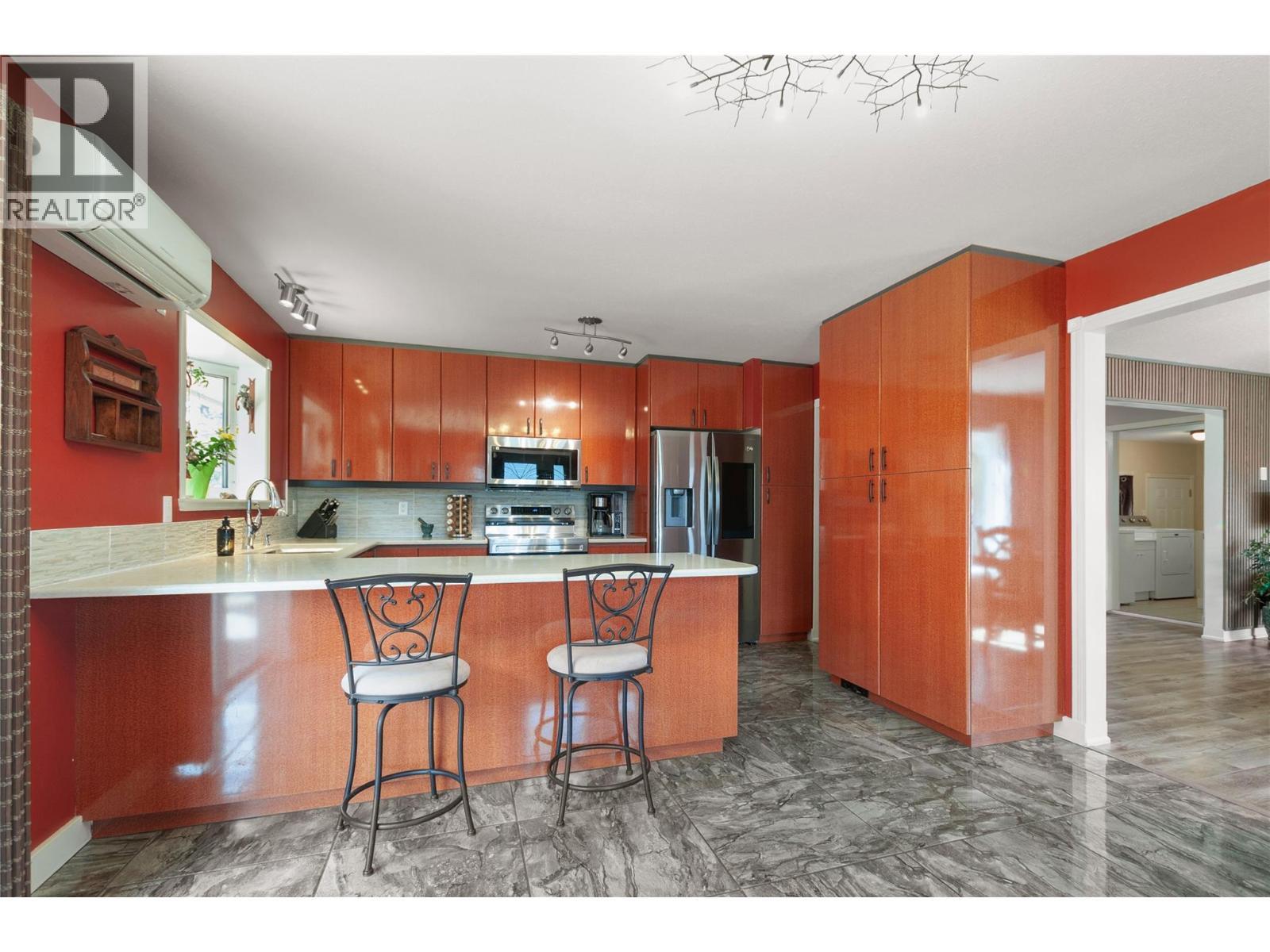 1998 Hwy 97 Highway, Okanagan Falls, BC - Indoor Photo Showing Kitchen