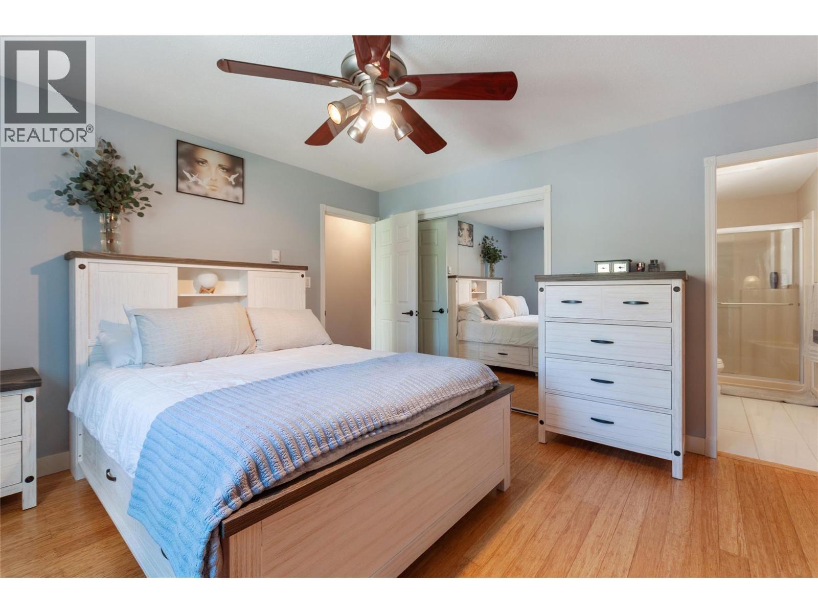 1998 Hwy 97 Highway, Okanagan Falls, BC - Indoor Photo Showing Bedroom