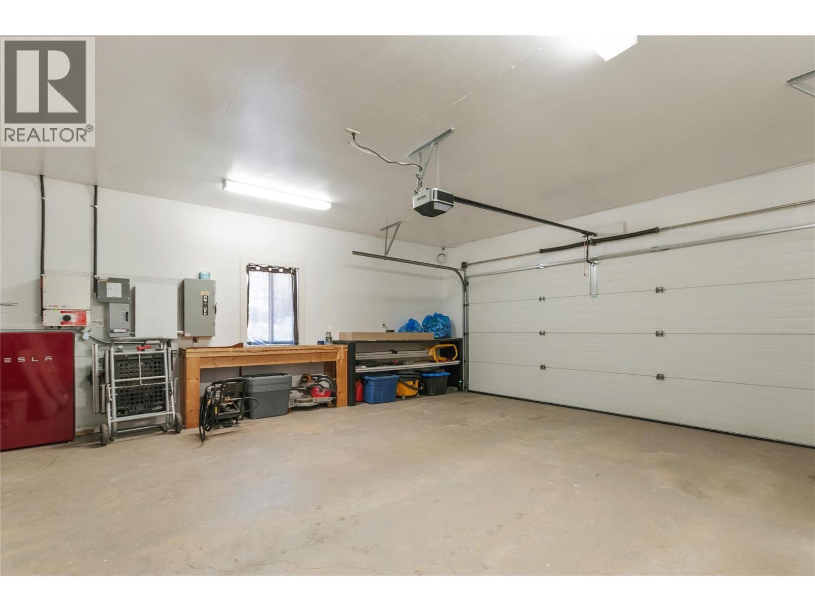 1998 Hwy 97 Highway, Okanagan Falls, BC - Indoor Photo Showing Garage