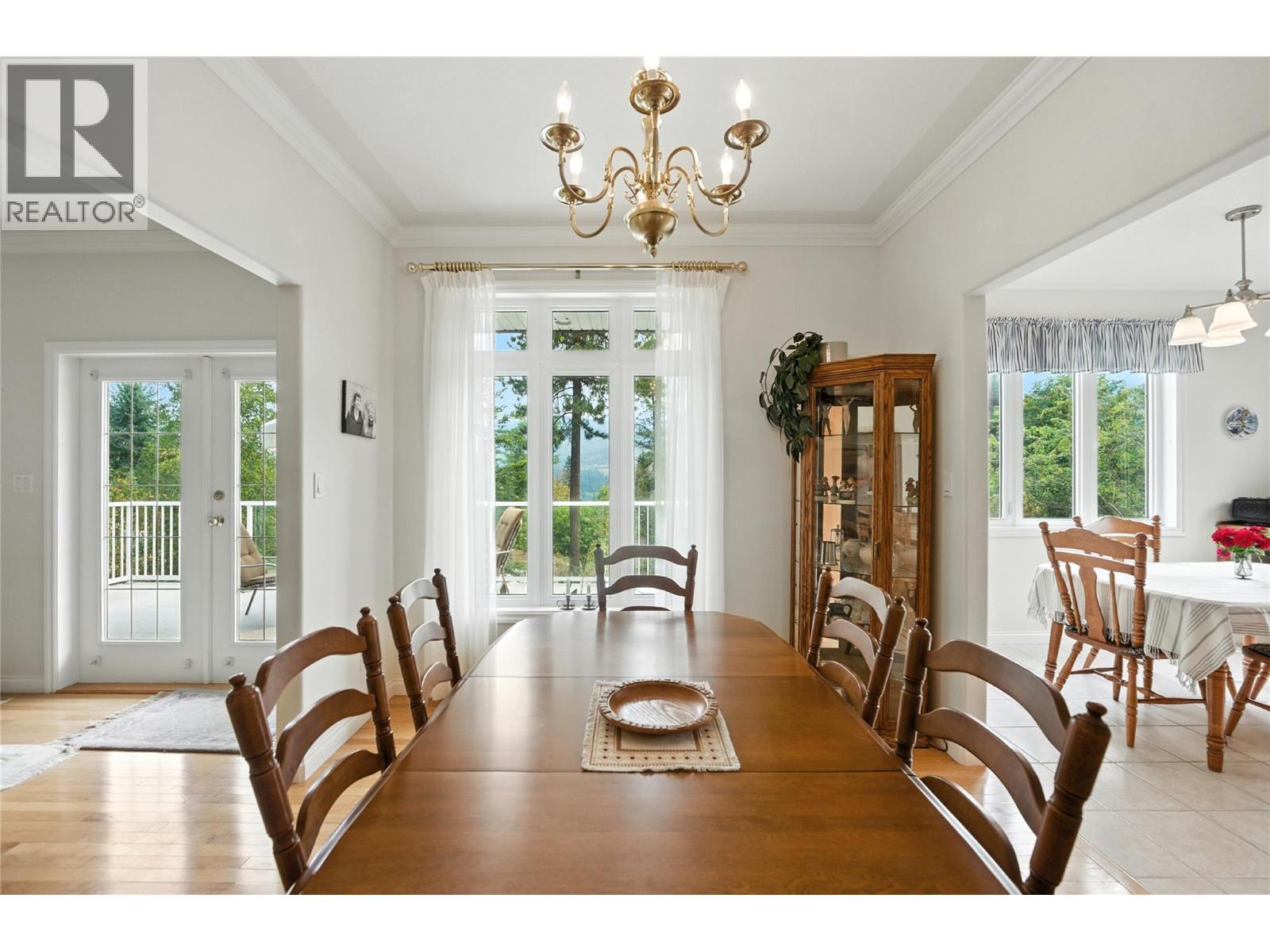 4175 Brown Road, Bonnington, BC - Indoor Photo Showing Dining Room