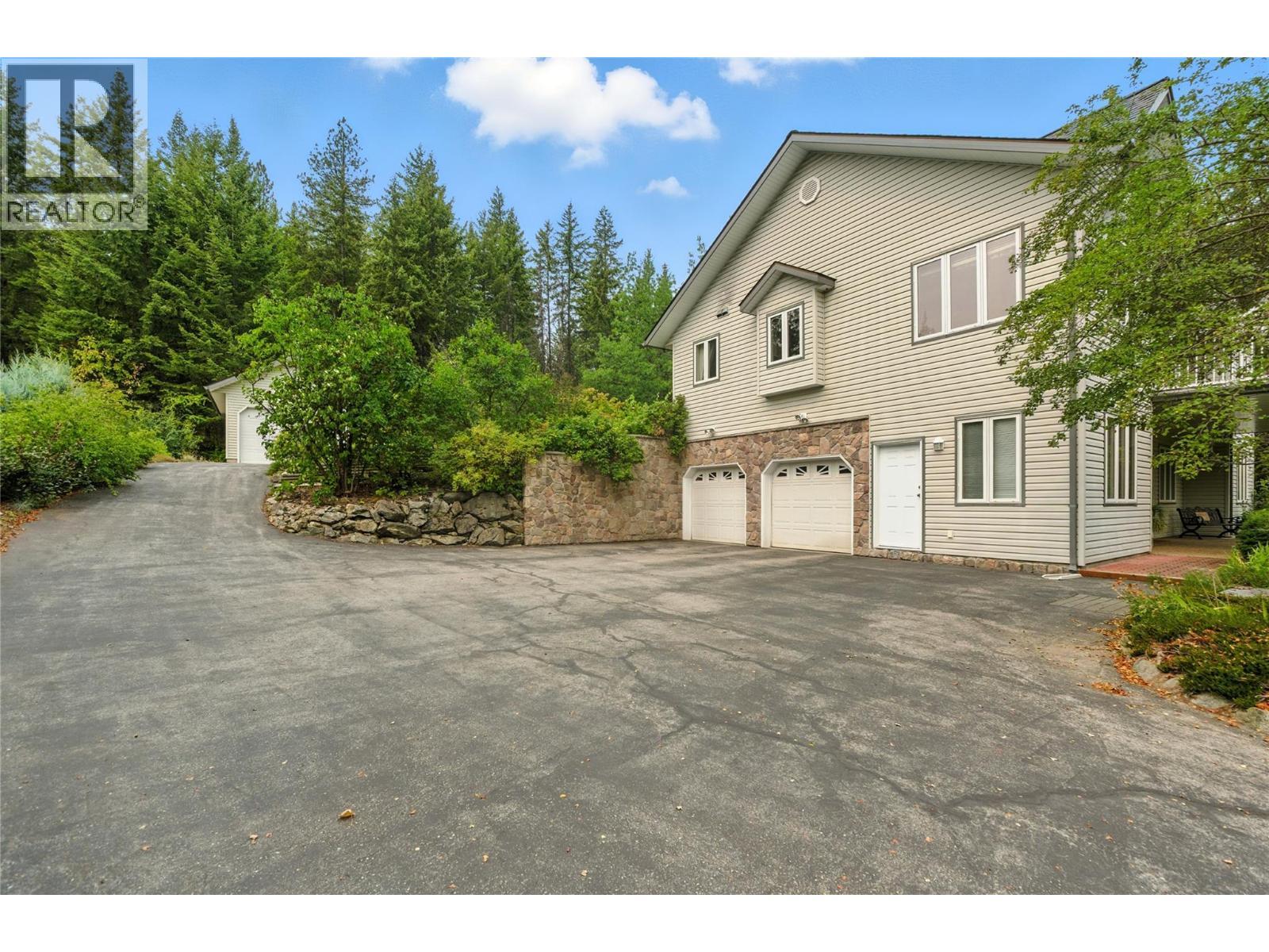 4175 Brown Road, Bonnington, BC - Outdoor