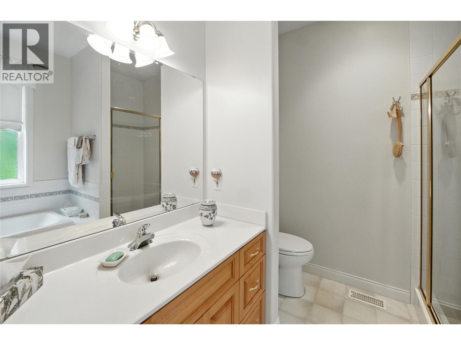 4175 Brown Road, Bonnington, BC - Indoor Photo Showing Bathroom