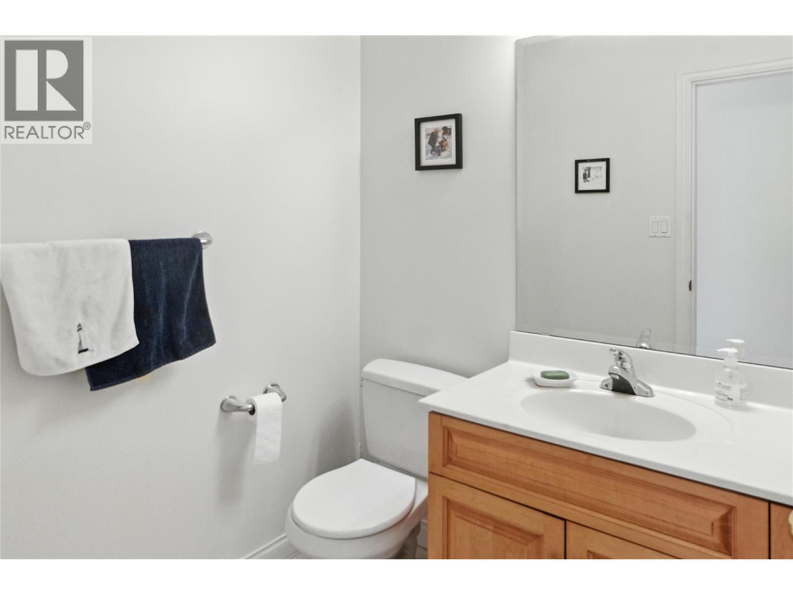 4175 Brown Road, Bonnington, BC - Indoor Photo Showing Bathroom