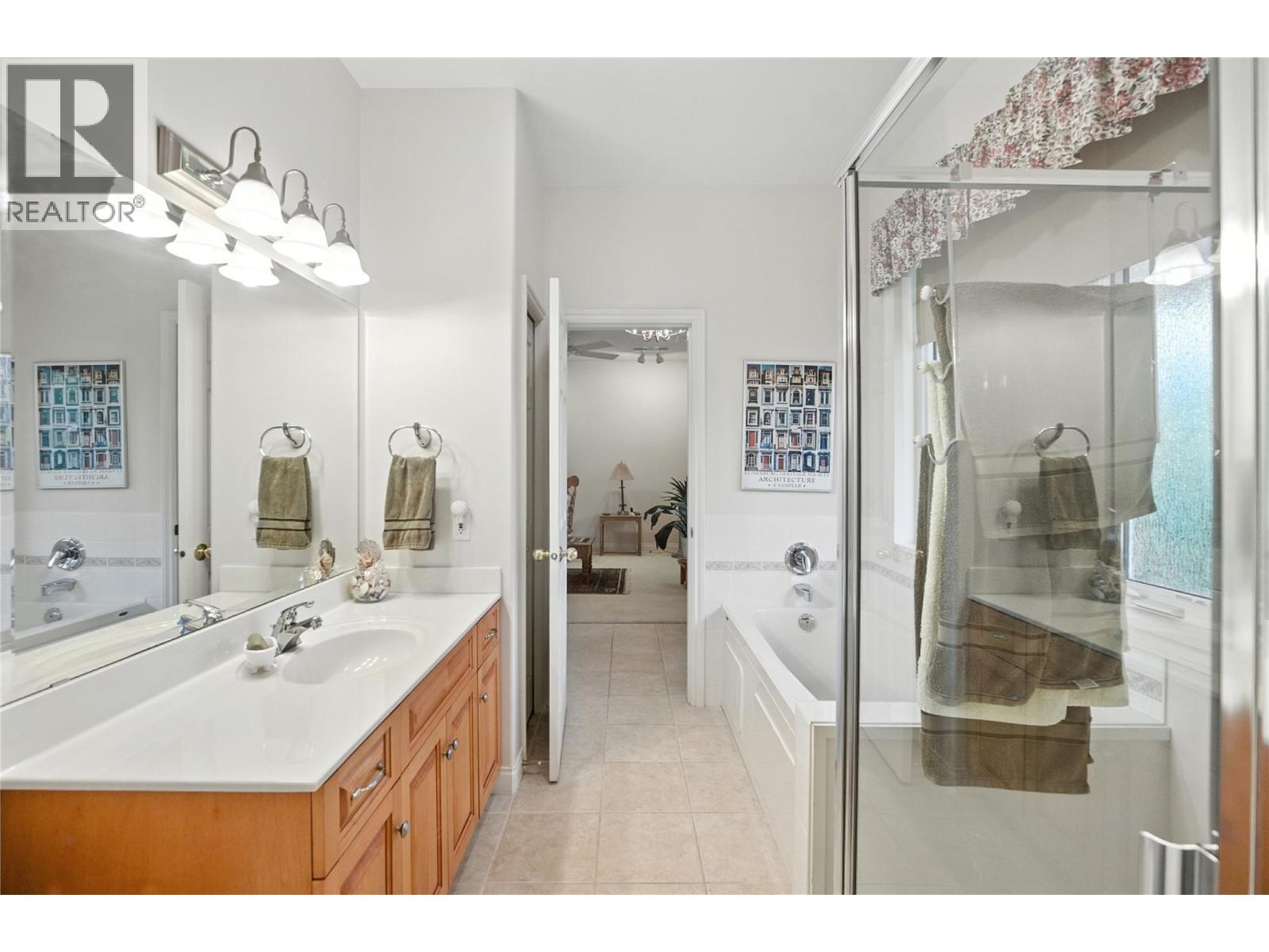 4175 Brown Road, Bonnington, BC - Indoor Photo Showing Bathroom