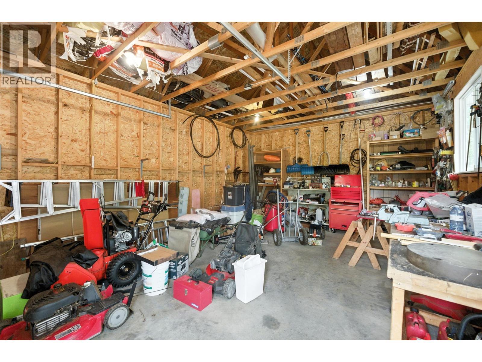 4175 Brown Road, Bonnington, BC - Indoor