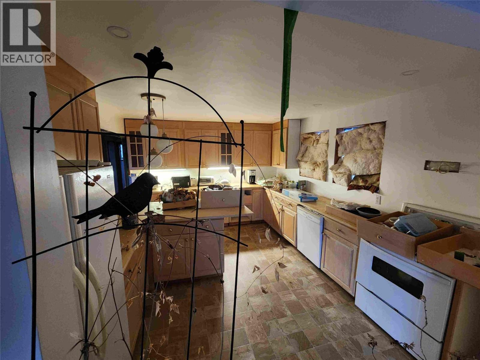 4259 Woodbury Village Road, Ainsworth, BC - Indoor Photo Showing Kitchen