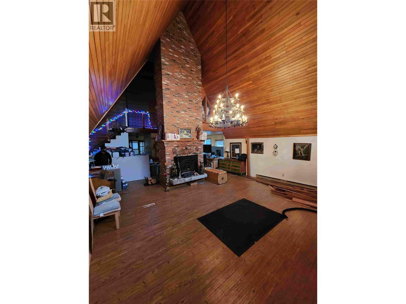 4259 Woodbury Village Road, Ainsworth, BC - Indoor