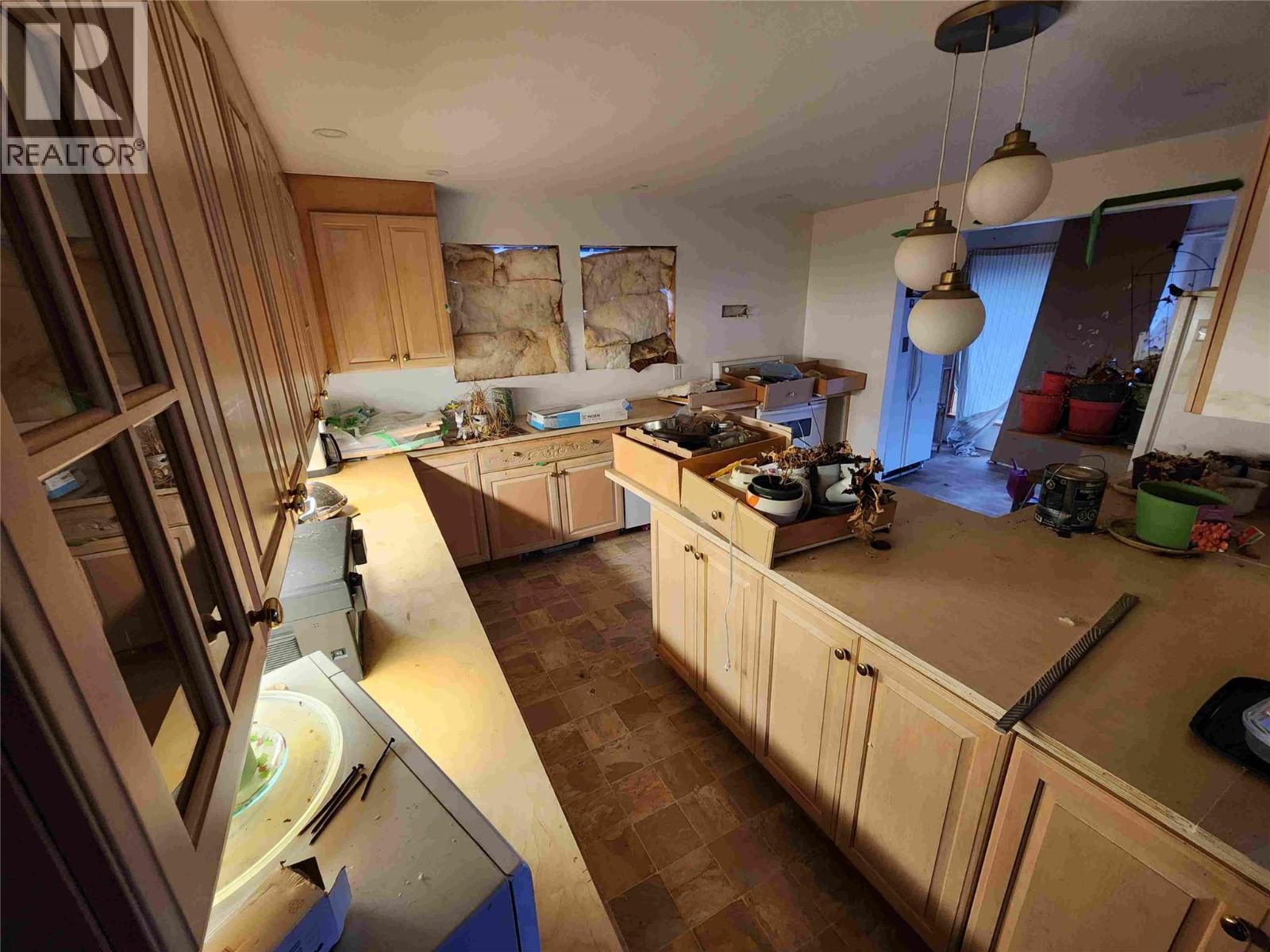 4259 Woodbury Village Road, Ainsworth, BC - Indoor Photo Showing Kitchen