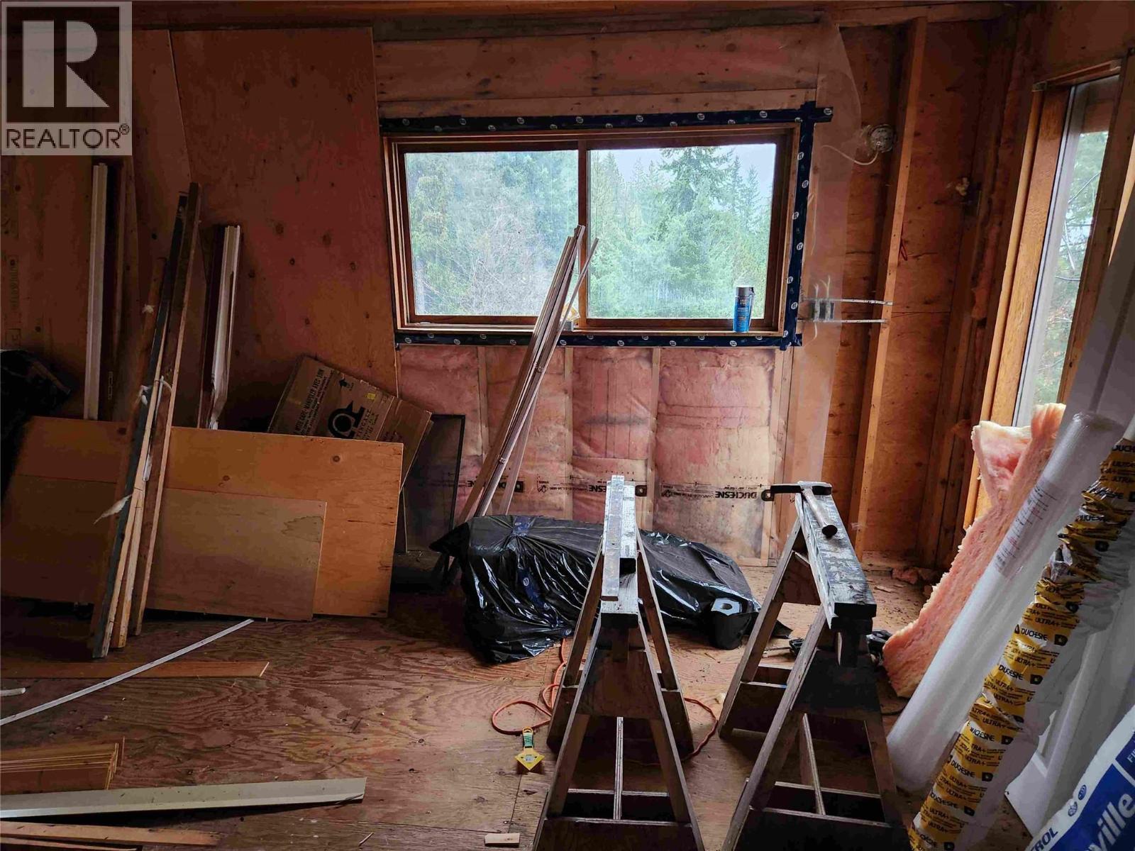 4259 Woodbury Village Road, Ainsworth, BC - Indoor Photo Showing Other Room