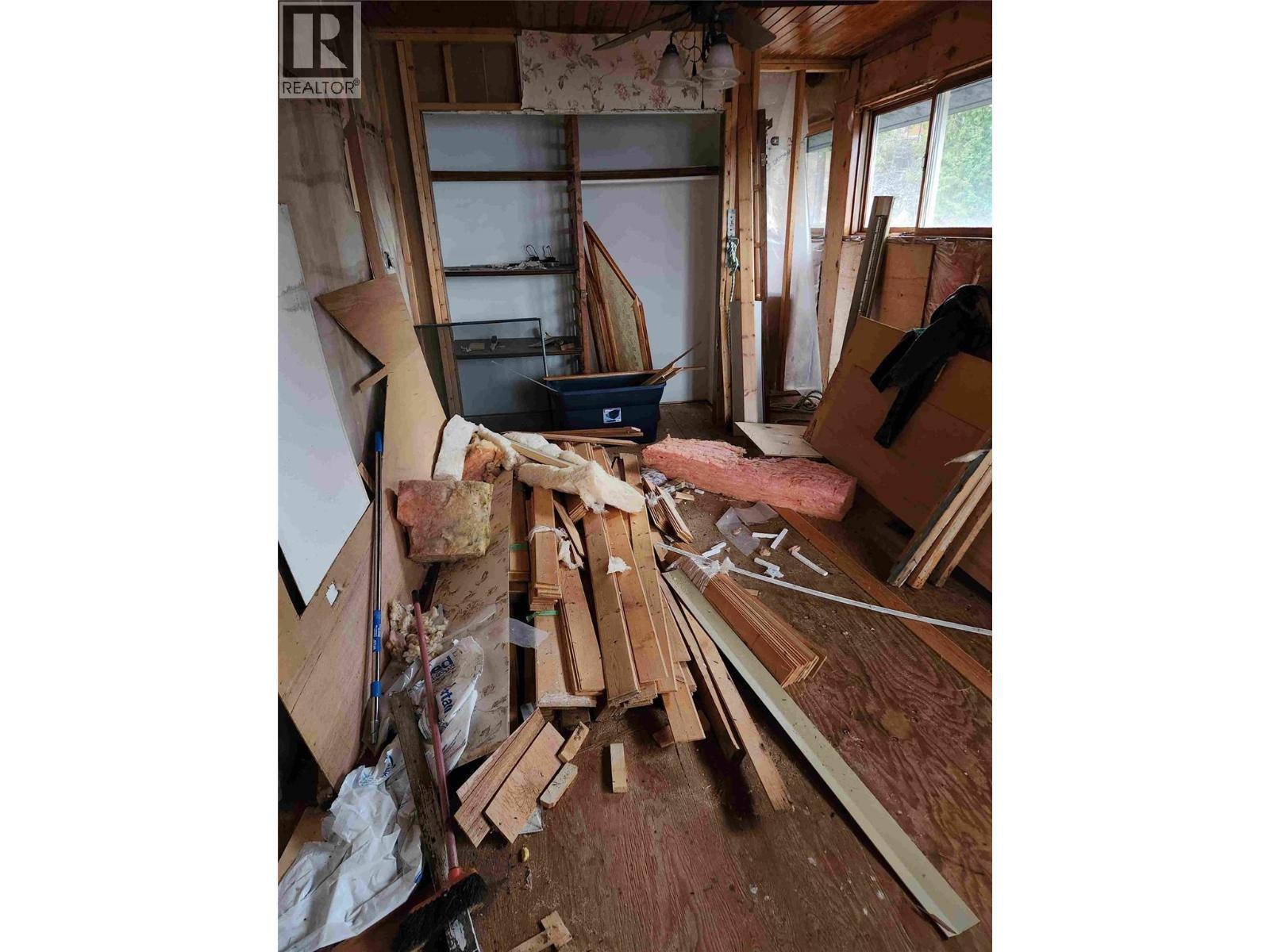 4259 Woodbury Village Road, Ainsworth, BC - Indoor