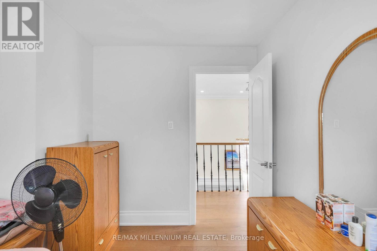 15 Julian Drive, Brampton, ON - Indoor