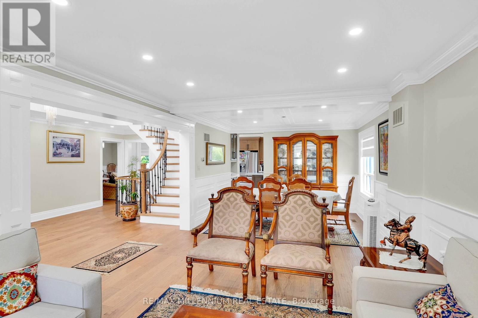 15 Julian Drive, Brampton, ON - Indoor Photo Showing Living Room